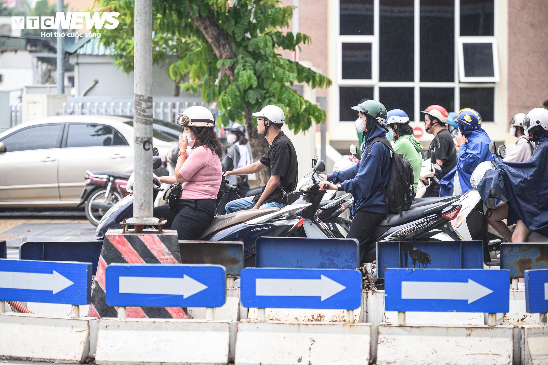 Hình ảnh giao thông khác lạ trên tuyến đường có camera AI giám sát- Ảnh 5.