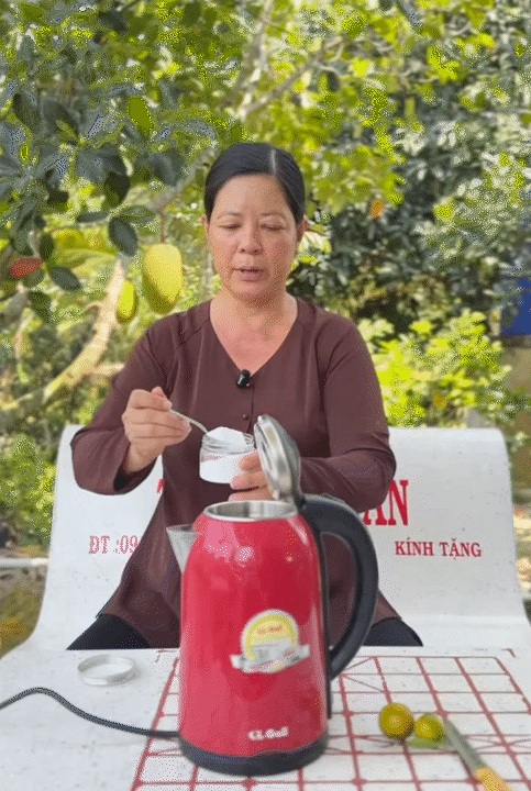 Người miền Tây chỉ cách làm đá không cần khay cực tiện - kèm loạt mẹo vặt siêu hay ai cũng áp dụng được- Ảnh 19. Người miền Tây chỉ cách làm đá không cần khay cực tiện - kèm loạt mẹo vặt siêu hay ai cũng áp dụng được- Ảnh 19.