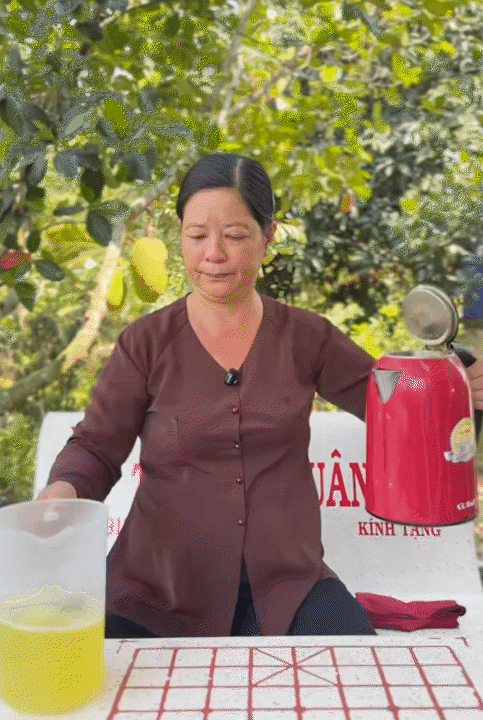 Người miền Tây chỉ cách làm đá không cần khay cực tiện - kèm loạt mẹo vặt siêu hay ai cũng áp dụng được- Ảnh 21. Người miền Tây chỉ cách làm đá không cần khay cực tiện - kèm loạt mẹo vặt siêu hay ai cũng áp dụng được- Ảnh 21.