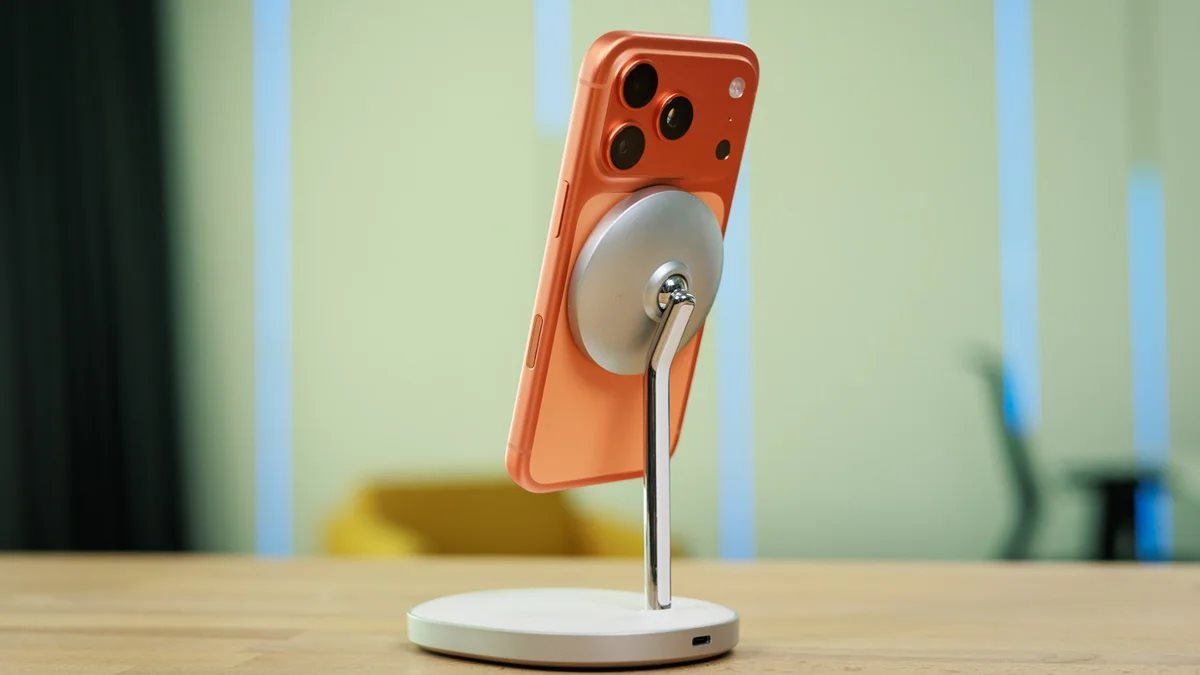 iPhone 17 Pro xước như một “món đồ nhái rẻ tiền”: Apple quá coi thường người dùng, sao cứ cố mua làm gì?- Ảnh 2.