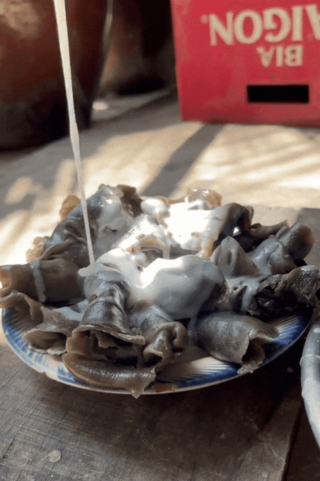 Miền Tây có món bánh khiến người ta nghe tên là 