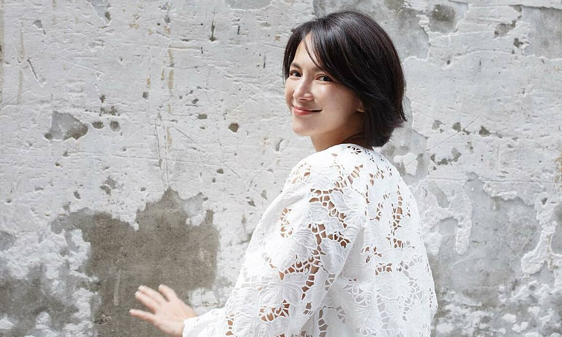 Mỹ nhân Hong Kong ngày nào đã 49 tuổi vẫn trẻ đẹp: Rất chăm ăn 1 món đặc biệt của Việt Nam vừa làm đẹp da vừa tốt cho nội tiết- Ảnh 3.