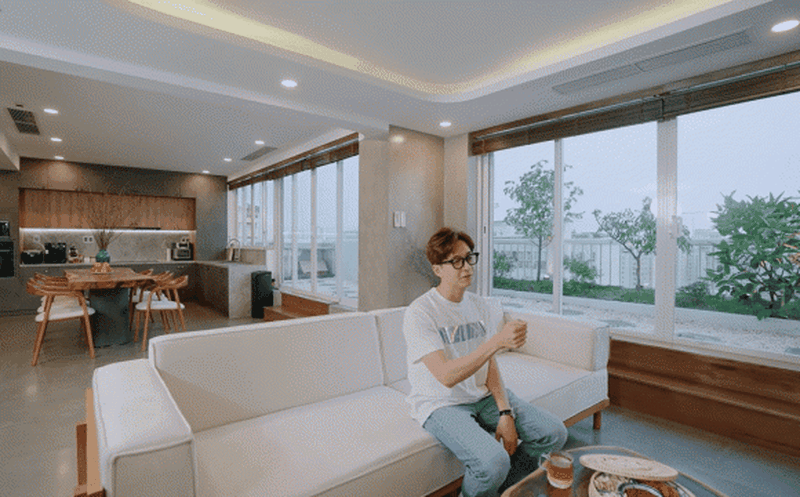 Ngoại hình điển trai của “phú ông” showbiz Việt, mỗi quận sở hữu 2 căn nhà, U40 chưa vợ- Ảnh 5.