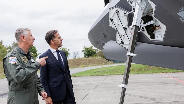 9 nước EU và Ukraine họp khẩn dựng 'drone wall': Quốc gia tiền tuyến duy nhất vắng mặt- Ảnh 2.