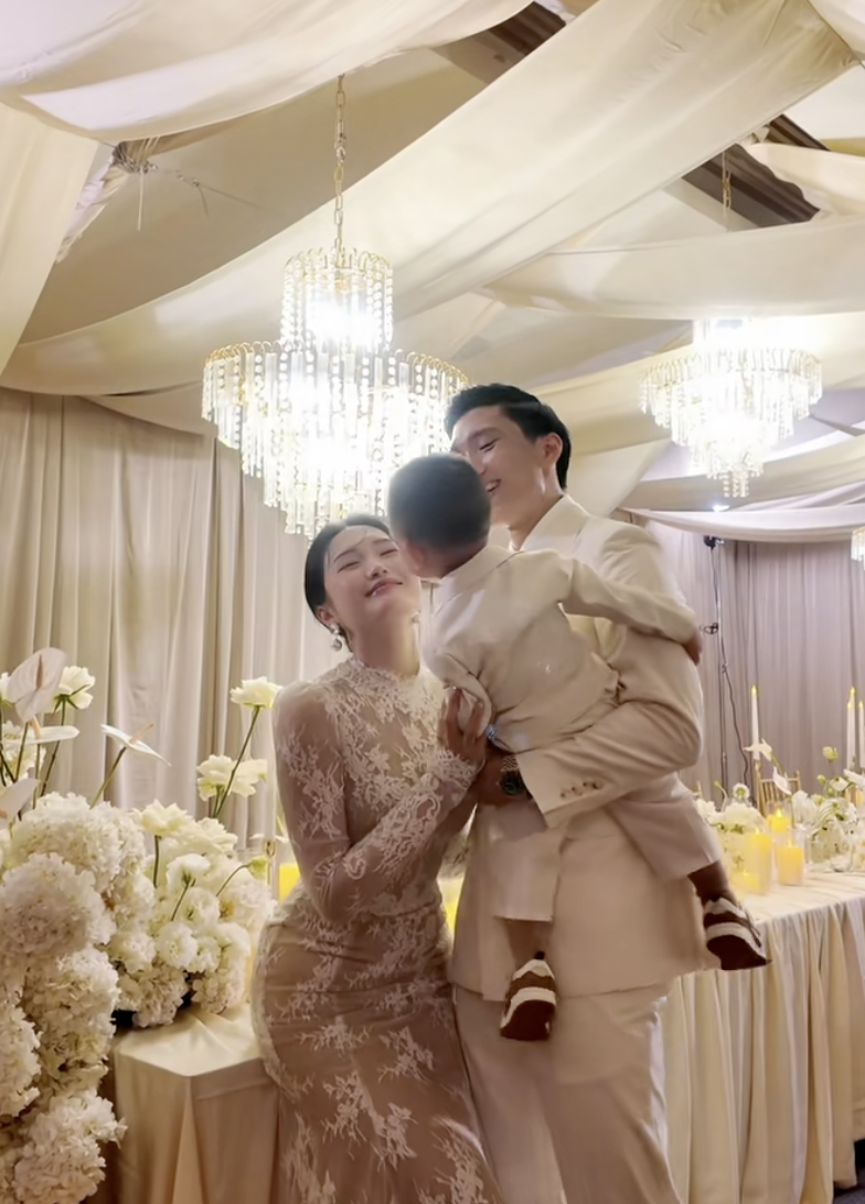 Hậu trường chụp ảnh kỷ niệm 2 năm ngày cưới Văn Hậu, Doãn Hải My còn xinh hơn cả lúc làm cô dâu- Ảnh 1.