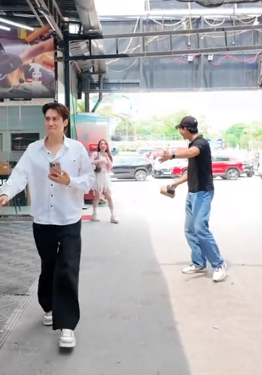 Xôn xao hình ảnh Quỳnh Nga - Việt Anh xuất hiện chung tại phòng khám, cầm giấy siêu âm, chính chủ nói gì?- Ảnh 6. Xôn xao hình ảnh Quỳnh Nga - Việt Anh xuất hiện chung tại phòng khám, cầm giấy siêu âm, chính chủ nói gì?- Ảnh 6.