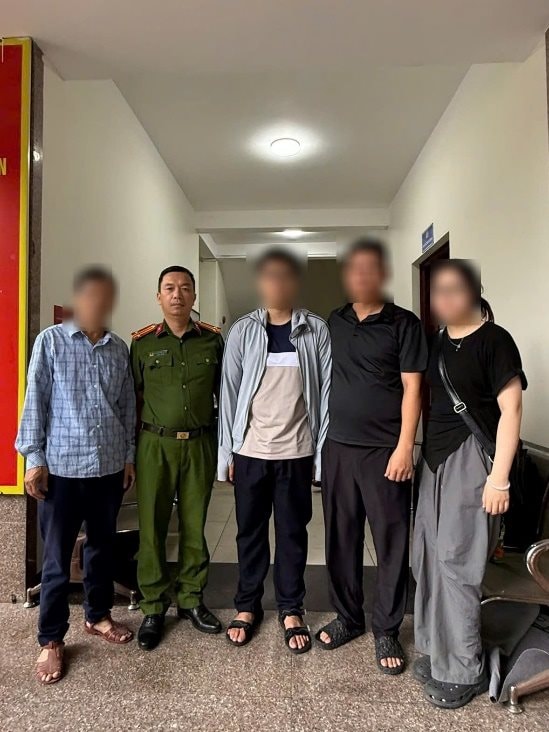 Nhiều sinh viên được Công an Hà Nội giải cứu khỏi một chiêu trò lừa đảo- Ảnh 2.