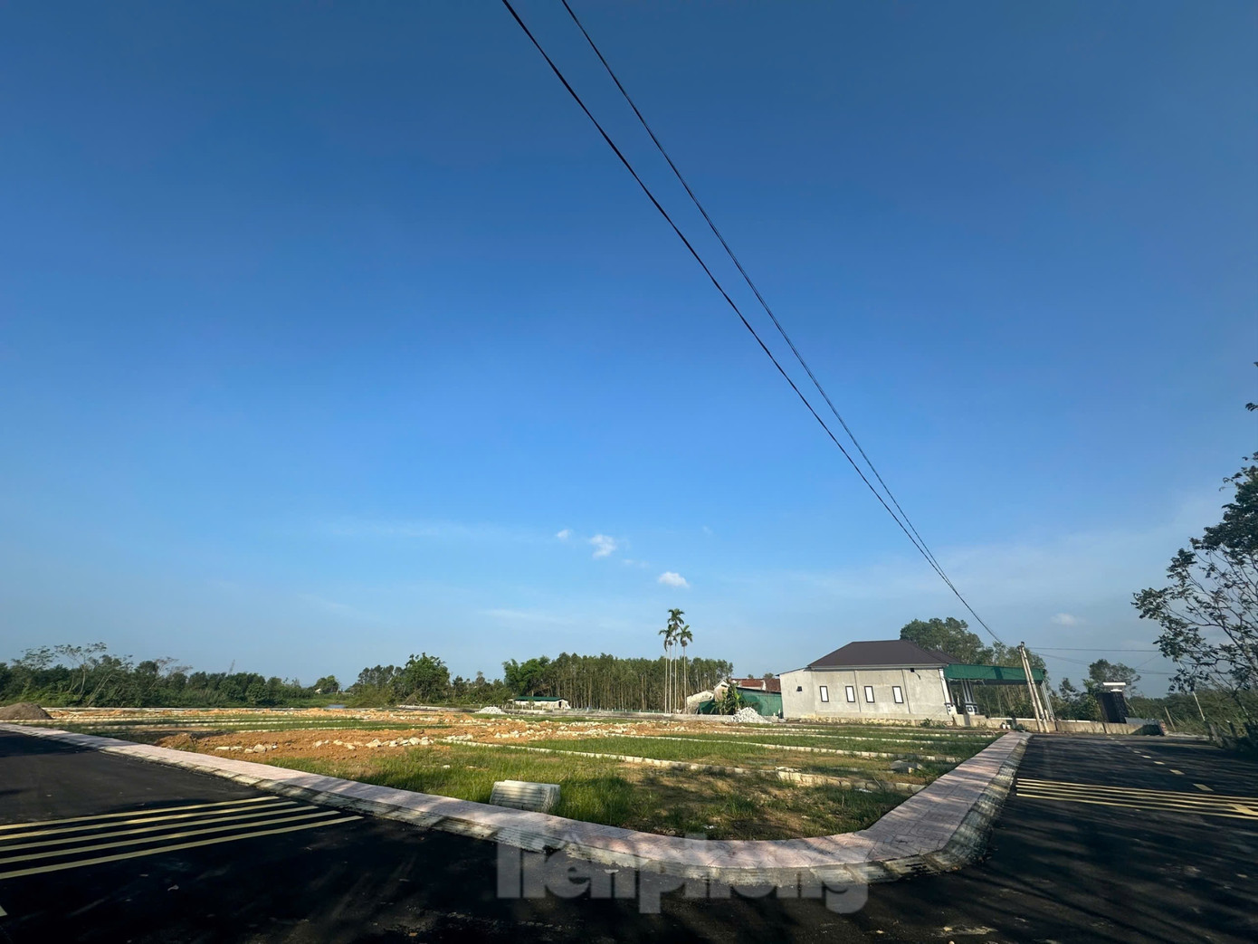 “Cò đất” lặng lẽ rời đi sau khi đổ về vùng quê khiến đất "sốt" lên từng ngày- Ảnh 2.
