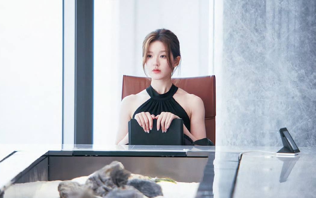 Mở mắt đúng cách là ngắm mỹ nhân này mỗi sáng: Vẻ đẹp lu mờ tất cả, lật tung từ điển không tìm nổi từ để khen- Ảnh 2.