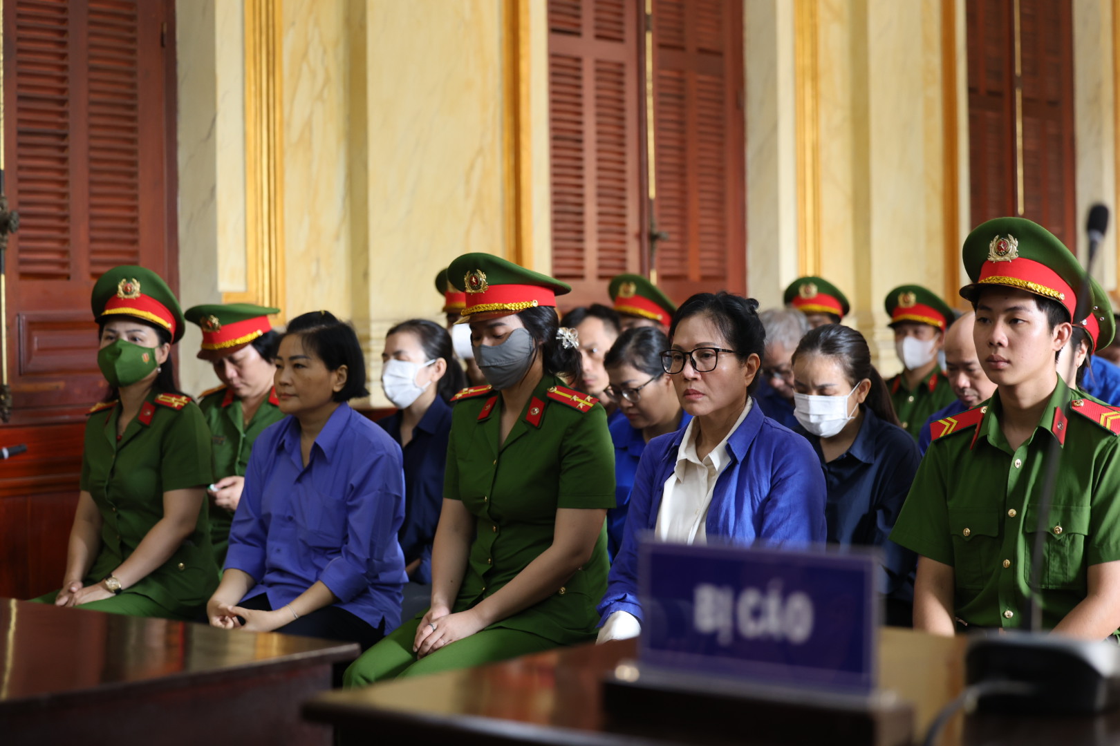 Đề nghị tuyên phạt cựu Tổng giám đốc SJC Lê Thúy Hằng đến 30 năm tù- Ảnh 2.