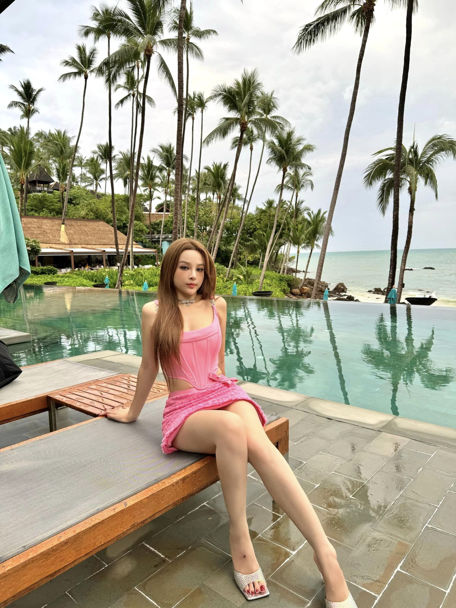 Nhan sắc vợ đại gia là "mỹ nhân nóng bỏng bậc nhất" showbiz Việt, U40 trẻ đẹp như 20- Ảnh 5.