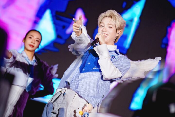 Đức Phúc: Từ chàng trai vừa hát vừa run tới quán quân cuộc thi âm nhạc quốc tế- Ảnh 2.