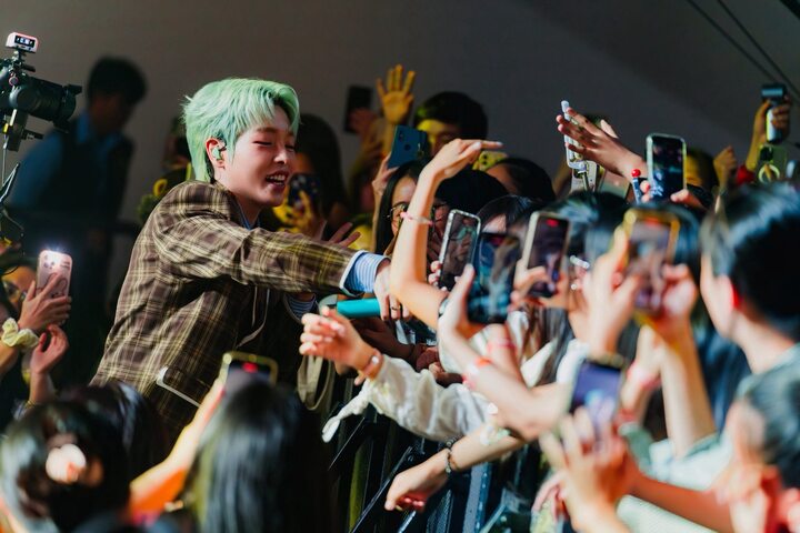 Đức Phúc: Từ chàng trai vừa hát vừa run tới quán quân cuộc thi âm nhạc quốc tế- Ảnh 3.