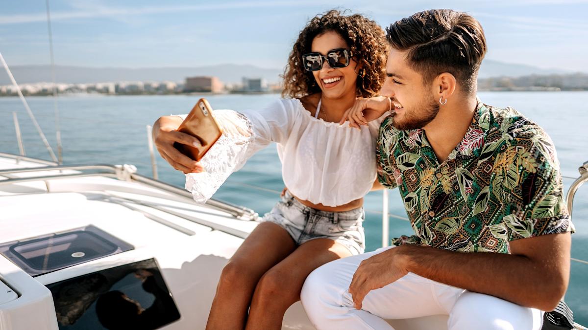 Người "giàu giả" thường có 5 dấu hiệu này: Chuyên gia thẳng tay vạch trần, chỉ cần nói chuyện là "nhìn thấu" EQ thấp- Ảnh 2. Người "giàu giả" thường có 5 dấu hiệu này: Chuyên gia thẳng tay vạch trần, chỉ cần nói chuyện là "nhìn thấu" EQ thấp- Ảnh 2.