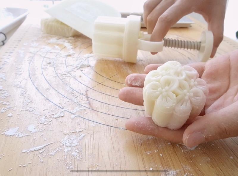 Sợ bánh Trung thu ngọt và không cần lò nướng: Áp dụng ngay các công thức dễ làm, ăn ngon lại hợp khẩu vị riêng- Ảnh 15.