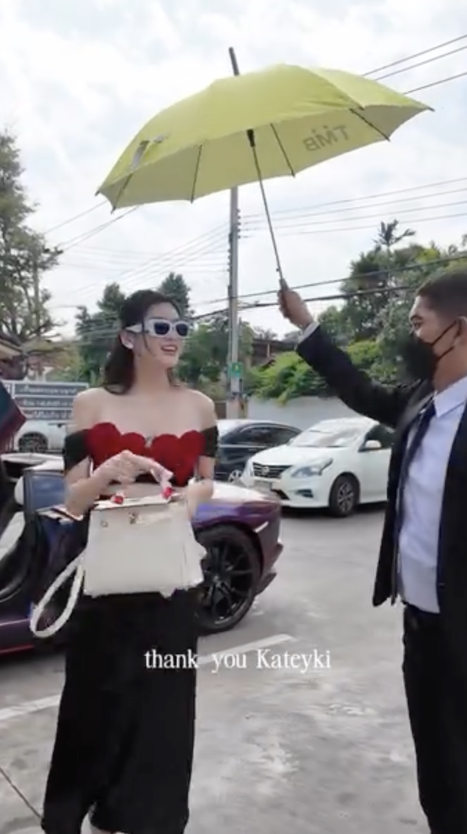 Bạn của Lisa là “phú bà mua tất” đất Thái Lan, cách dùng hàng hiệu khác hẳn nhiều phú bà khác- Ảnh 15.