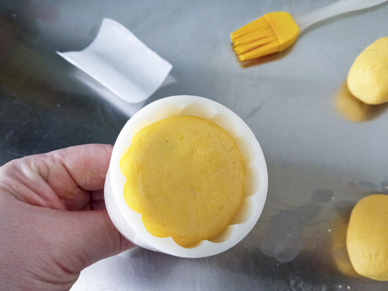 Sợ bánh Trung thu ngọt và không cần lò nướng: Áp dụng ngay các công thức dễ làm, ăn ngon lại hợp khẩu vị riêng- Ảnh 28.