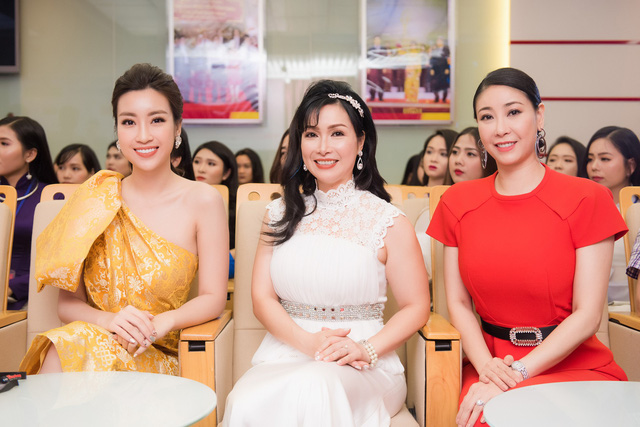 Showbiz Việt có Hoa hậu chỉ cao 1,58m: Gia thế cực khủng, sống bí ẩn bên trong biệt thự 70 tỷ- Ảnh 9. Showbiz Việt có Hoa hậu chỉ cao 1,58m: Gia thế cực khủng, sống bí ẩn bên trong biệt thự 70 tỷ- Ảnh 9.