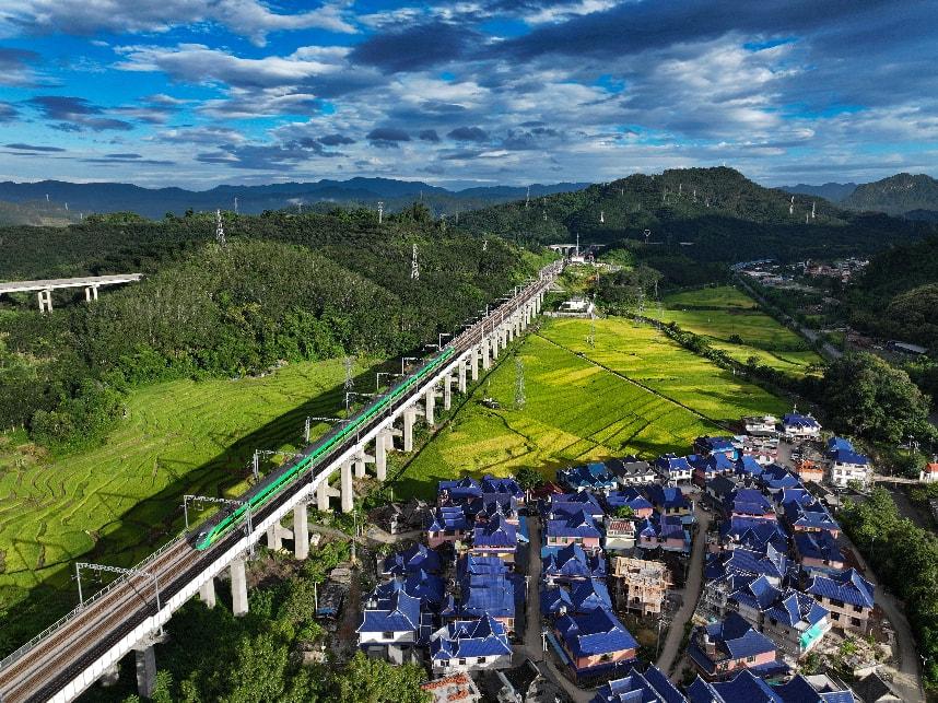 ‘Hành lang vàng’ Trung Quốc – Lào: Chuyến tàu 26 tiếng thay đổi cuộc chơi thương mại khu vực- Ảnh 3.