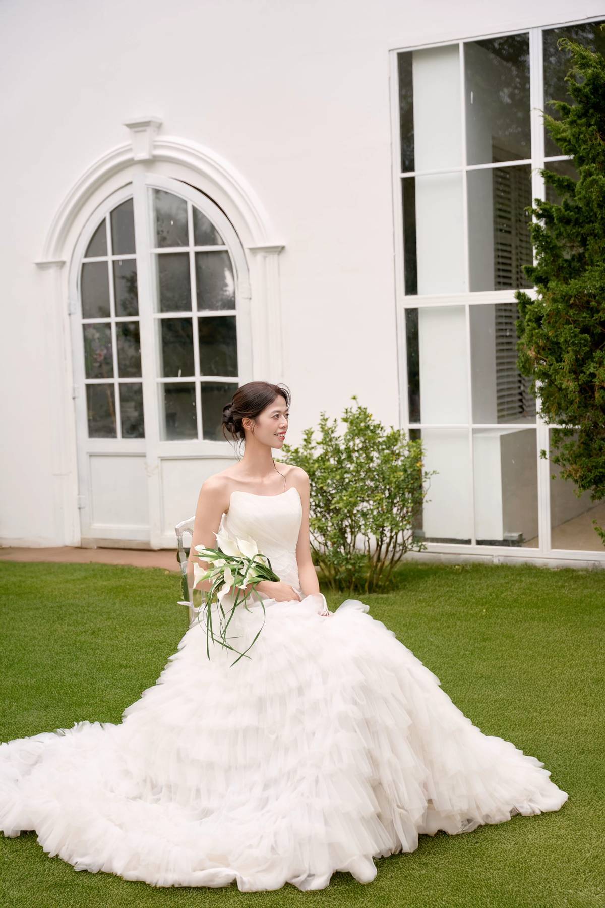 Danh tính cô dâu cao 1m85 lấy chồng cao 1m80 ở Tuyên Quang: Dòng họ có người cao hơn, khách mời hoá "tí hon"- Ảnh 3. Danh tính cô dâu cao 1m85 lấy chồng cao 1m80 ở Tuyên Quang: Dòng họ có người cao hơn, khách mời hoá "tí hon"- Ảnh 3.