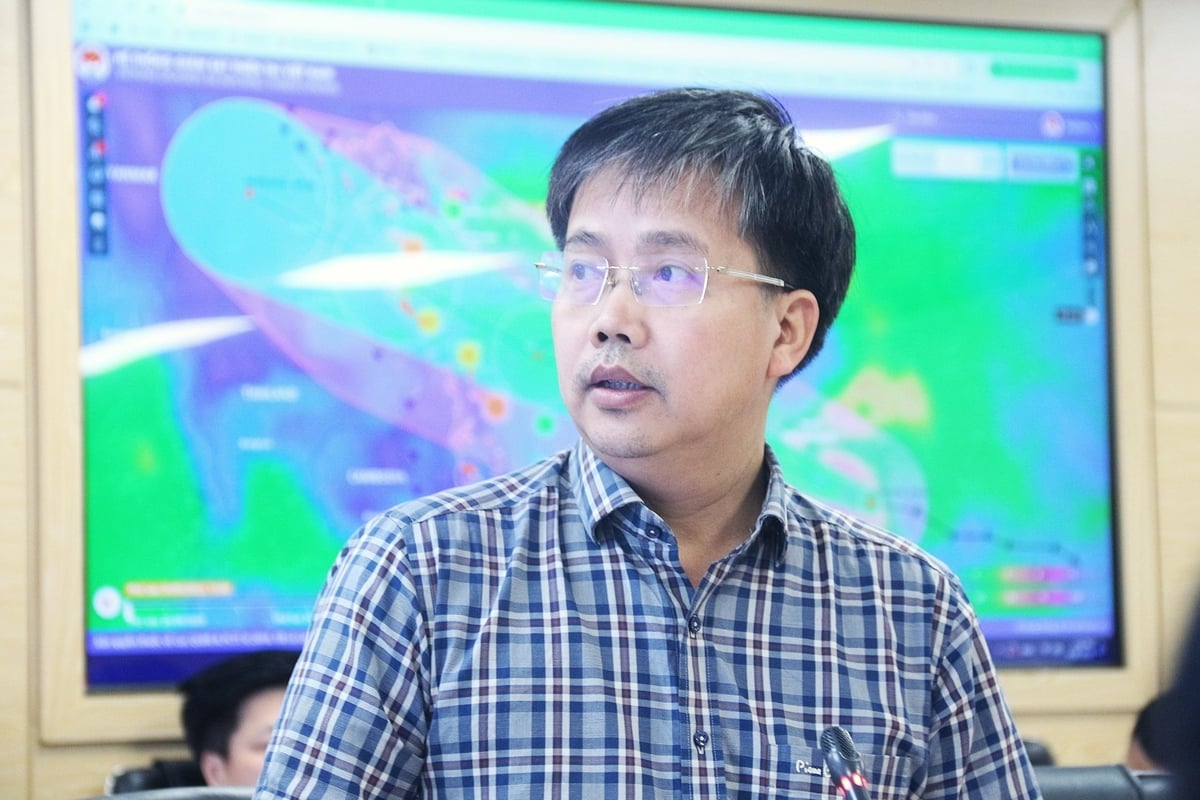"2 cơn bão số 9 và số 10 liên tiếp đổ vào nước ta là tình huống đặc biệt nguy hiểm"- Ảnh 2. "2 cơn bão số 9 và số 10 liên tiếp đổ vào nước ta là tình huống đặc biệt nguy hiểm"- Ảnh 2.