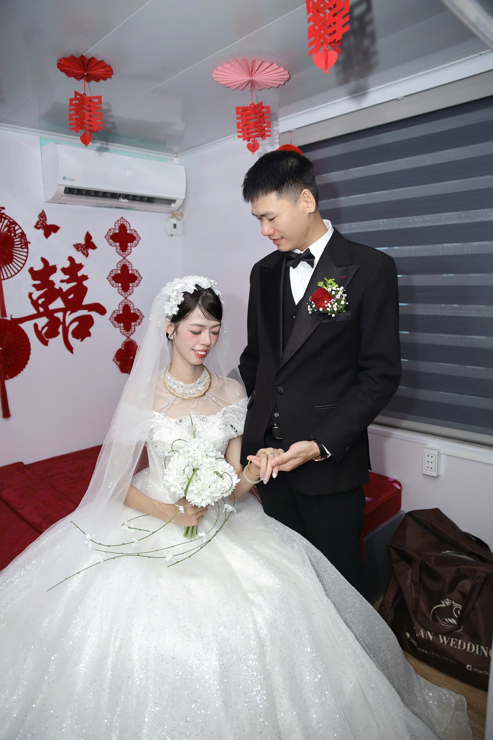 Danh tính cô dâu cao 1m85 lấy chồng cao 1m80 ở Tuyên Quang: Dòng họ có người cao hơn, khách mời hoá "tí hon"- Ảnh 8. Danh tính cô dâu cao 1m85 lấy chồng cao 1m80 ở Tuyên Quang: Dòng họ có người cao hơn, khách mời hoá "tí hon"- Ảnh 8.