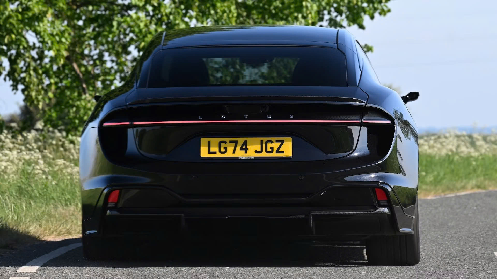 Lotus sắp bán xe chính hãng tại Việt Nam: Có thể mang xe thách thức Porsche, Audi, Mercedes- Ảnh 12.
