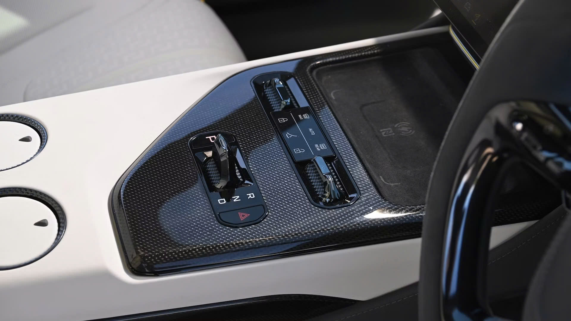 Lotus sắp bán xe chính hãng tại Việt Nam: Có thể mang xe thách thức Porsche, Audi, Mercedes- Ảnh 15.