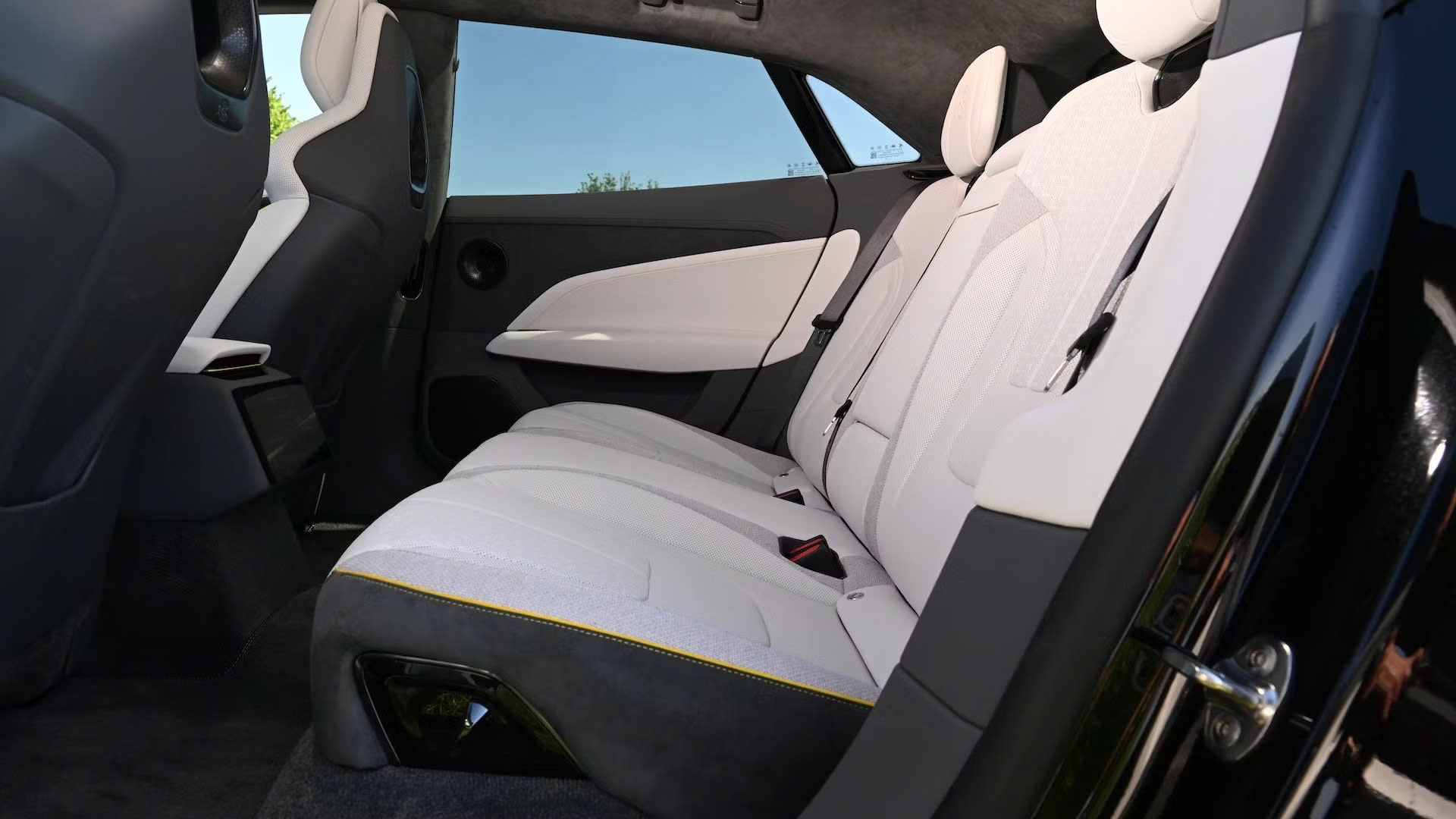 Lotus sắp bán xe chính hãng tại Việt Nam: Có thể mang xe thách thức Porsche, Audi, Mercedes- Ảnh 16.