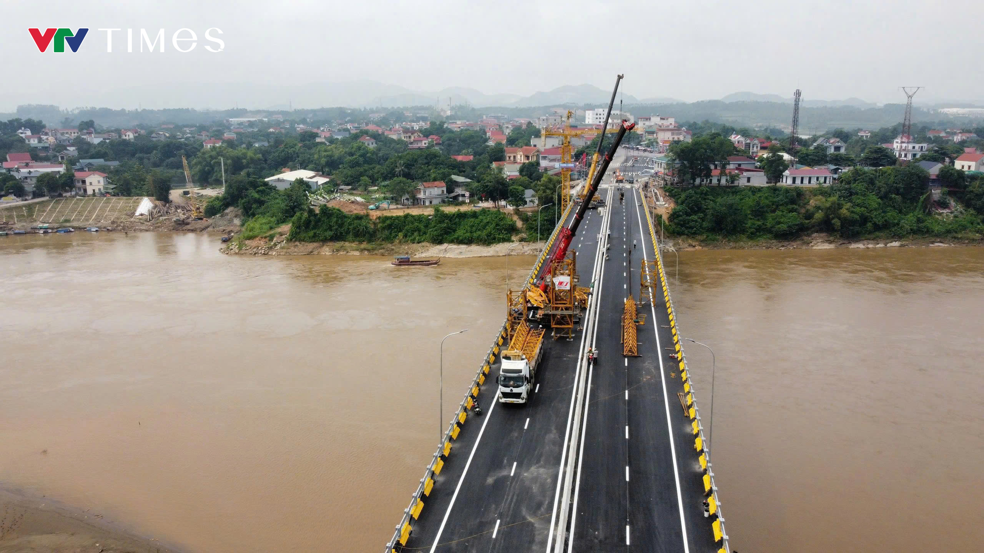 Cầu Phong Châu hoàn thành vượt tiến độ, mở ra kỳ vọng mới- Ảnh 2.