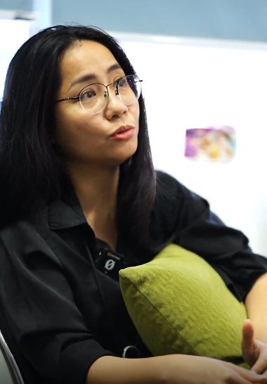 CLIP phụ huynh trải lòng: Phải chuyển chỗ làm, tranh thủ tăng ca buổi trưa để kịp đón con!- Ảnh 3. CLIP phụ huynh trải lòng: Phải chuyển chỗ làm, tranh thủ tăng ca buổi trưa để kịp đón con!- Ảnh 3.