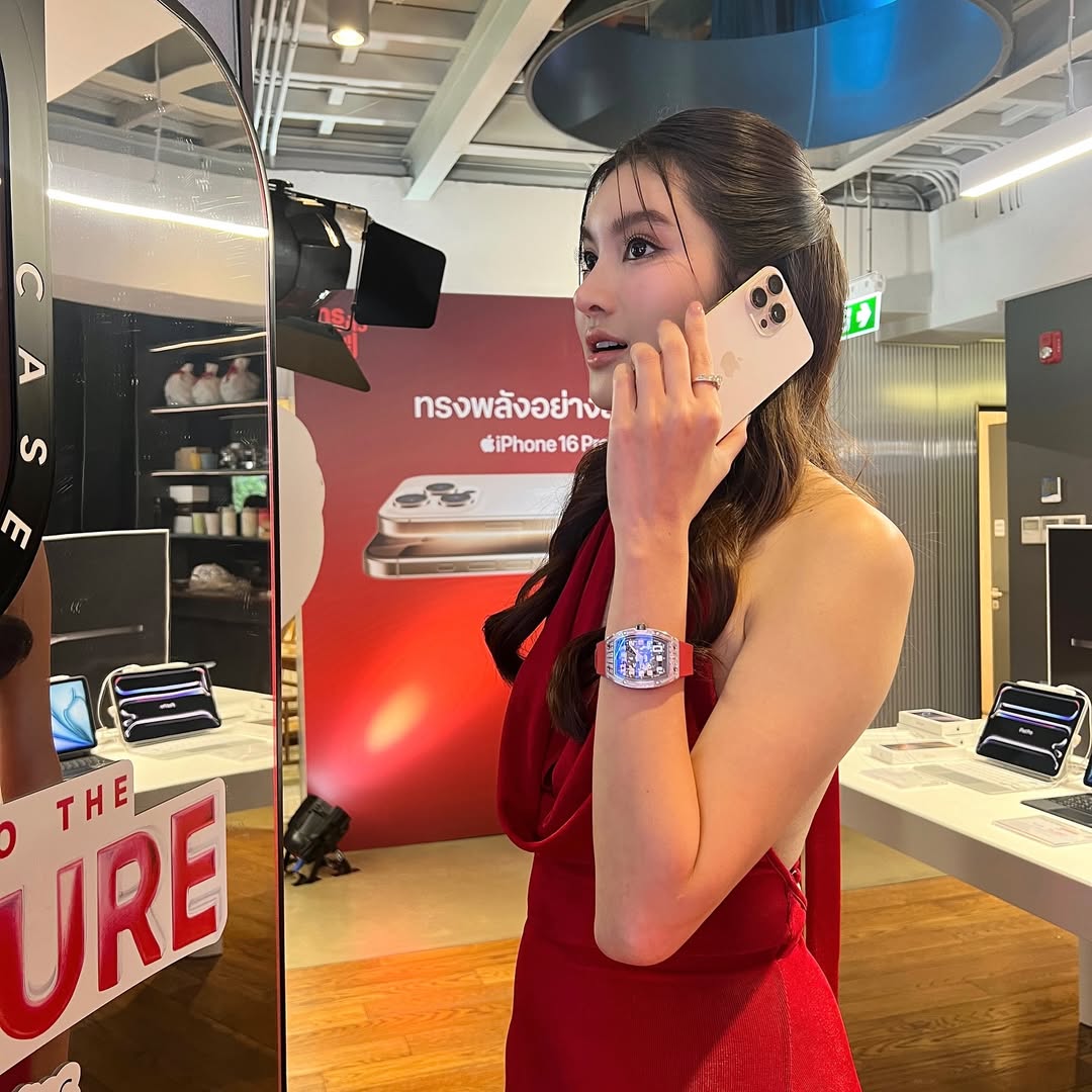 Bạn của Lisa là “phú bà mua tất” đất Thái Lan, cách dùng hàng hiệu khác hẳn nhiều phú bà khác- Ảnh 4.