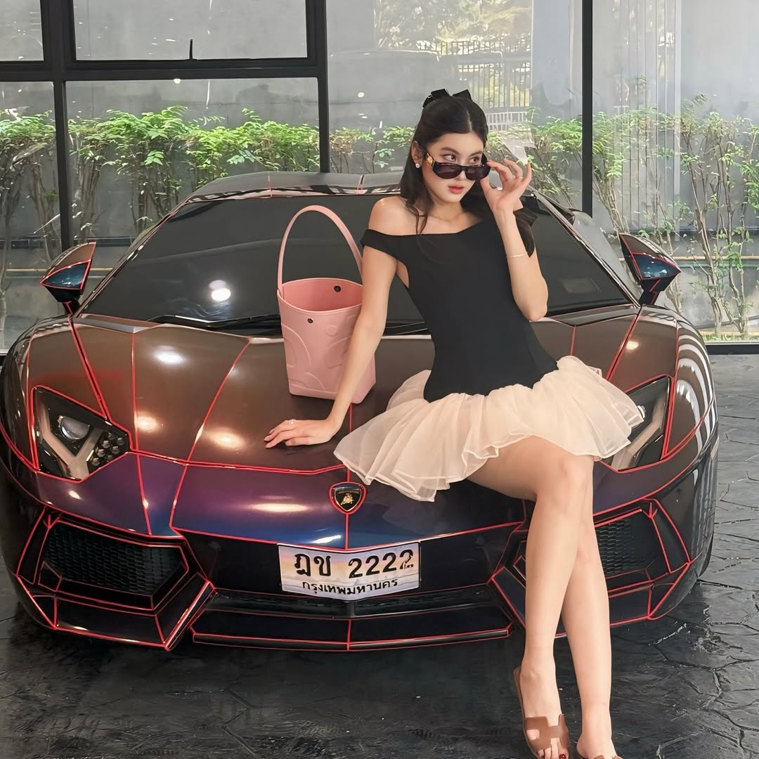 Bạn của Lisa là “phú bà mua tất” đất Thái Lan, cách dùng hàng hiệu khác hẳn nhiều phú bà khác- Ảnh 26.