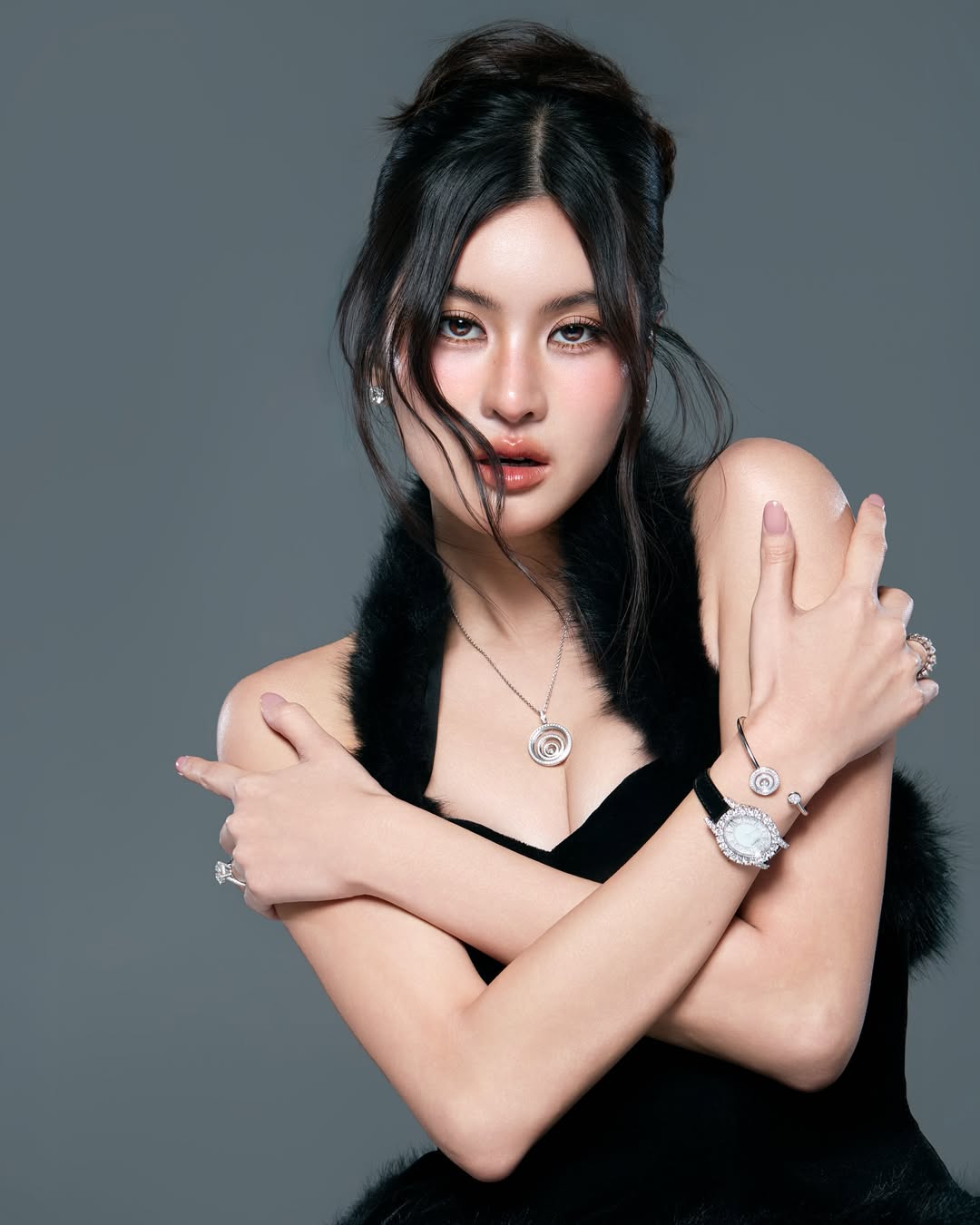 Bạn của Lisa là “phú bà mua tất” đất Thái Lan, cách dùng hàng hiệu khác hẳn nhiều phú bà khác- Ảnh 21.