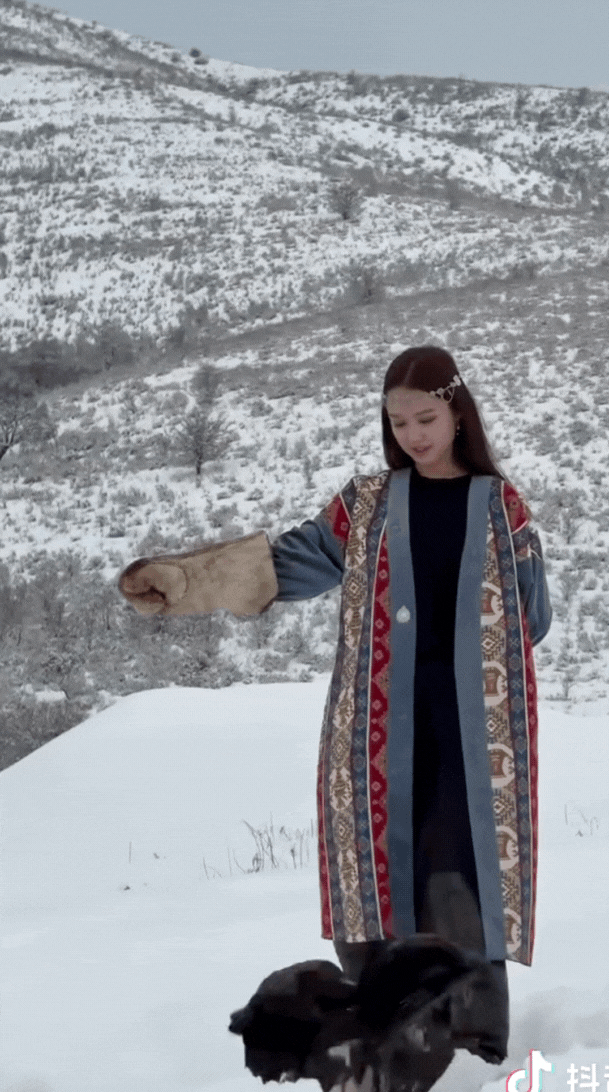 Chú chim đầu tiên được lên hot search xứ Trung vì thái độ cực gắt với du khách- Ảnh 6.