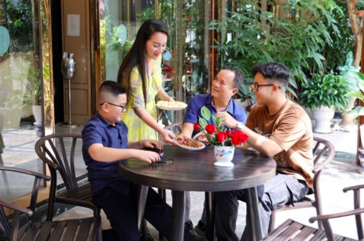 Nữ NSND từng là thợ may, giờ mang quân hàm Thượng tá- Ảnh 4.