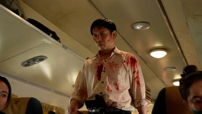 Thái Hòa 'Tử chiến trên không': 'Đóng cảnh sinh tử, tôi nghĩ đến con trai'- Ảnh 1.