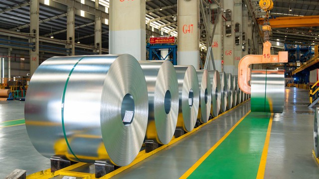 Từ nhà máy tôn thép đến ‘ông lớn’ sở hữu hệ thống Siêu thị Vật liệu xây dựng và Nội thất lớn nhất Việt Nam: Cách tạo nên sự khác biệt của Tập đoàn Hoa Sen- Ảnh 2.
