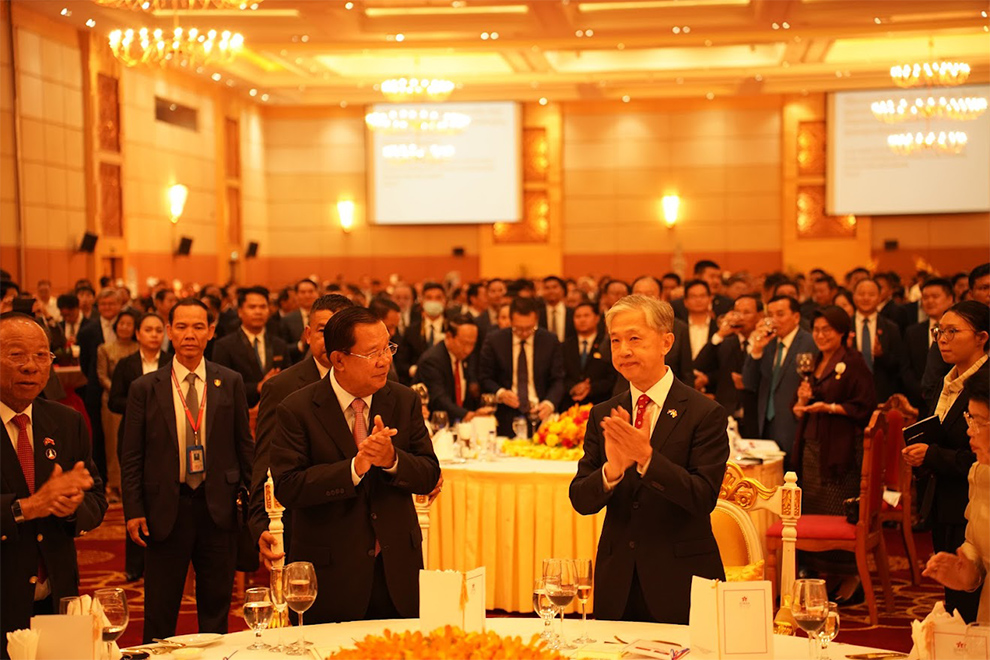 ‘Tình hữu nghị sắt thép’ lên ngôi: Ông Hun Sen tuyên bố bắt tay Trung Quốc phát triển 'Hợp tác Kim cương'- Ảnh 1.