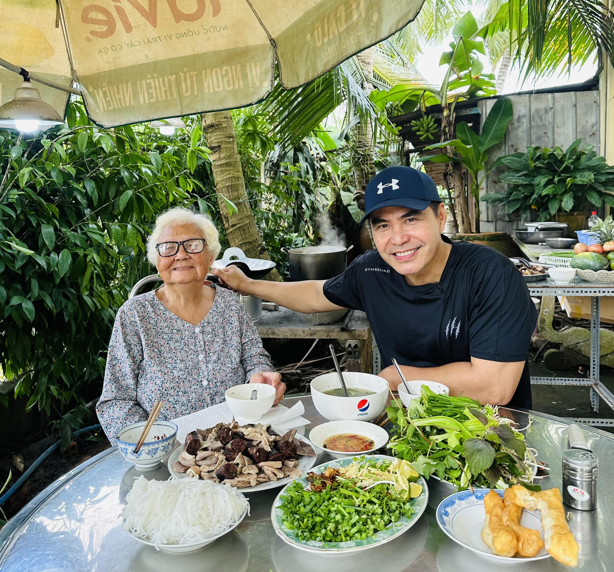 Tuổi 52 cực phong độ của "ông trùm đại gia Vĩnh Long" được Cát Tường công khai gọi "ông xã"- Ảnh 6.