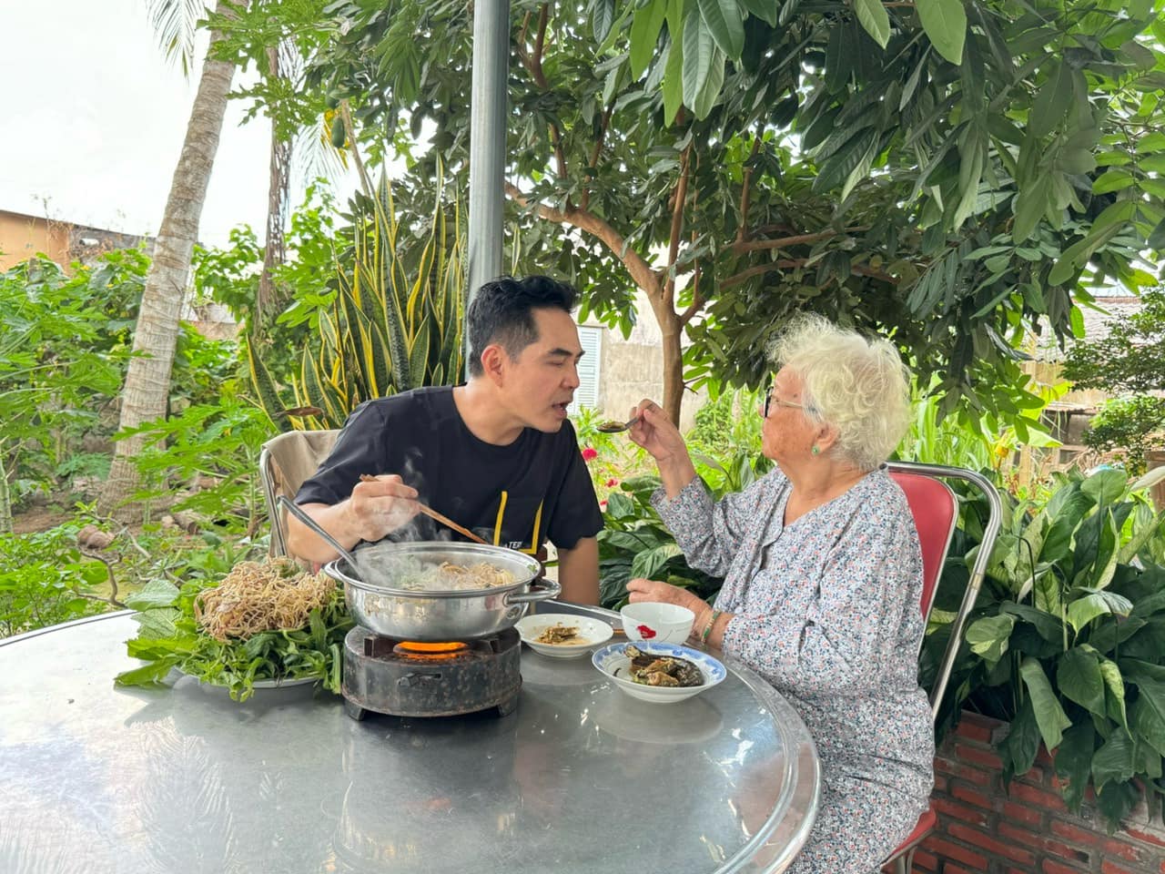 Tuổi 52 cực phong độ của "ông trùm đại gia Vĩnh Long" được Cát Tường công khai gọi "ông xã"- Ảnh 5.