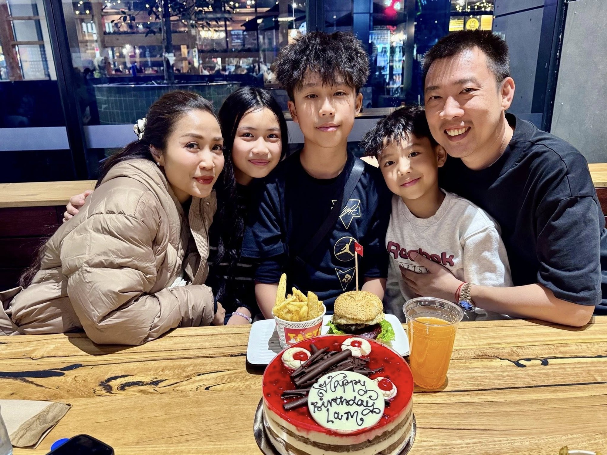 Con trai Ốc Thanh Vân giống bố như bản photo, mẹ không nỡ mắng vì con vì lý do này- Ảnh 4.