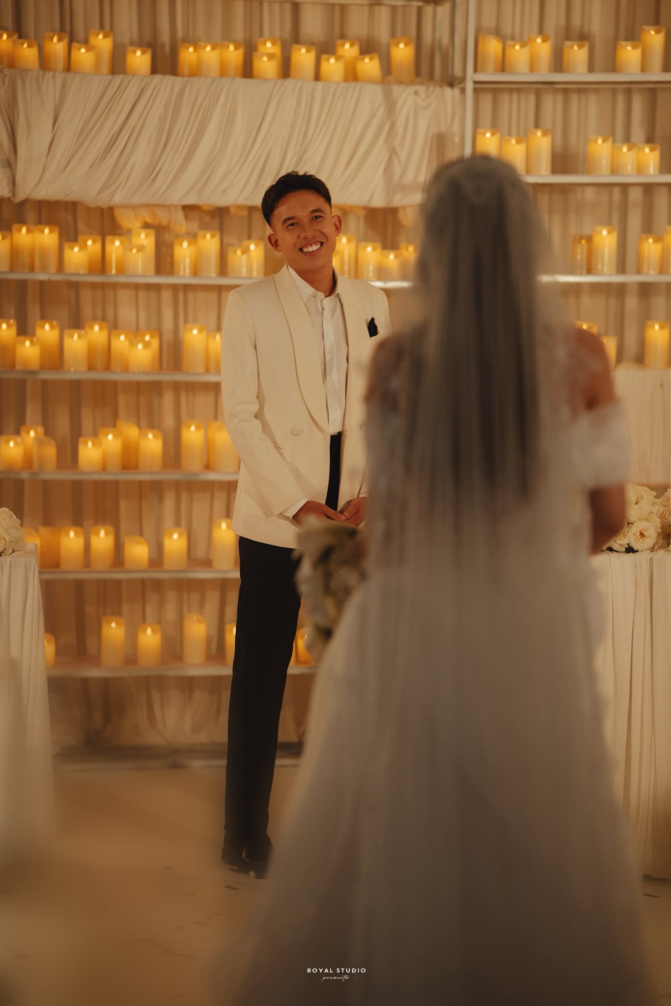 Ảnh cưới đẹp lung linh của tiền vệ ĐT Việt Nam và cô chủ tiệm vàng- Ảnh 8. Ảnh cưới đẹp lung linh của tiền vệ ĐT Việt Nam và cô chủ tiệm vàng- Ảnh 8.