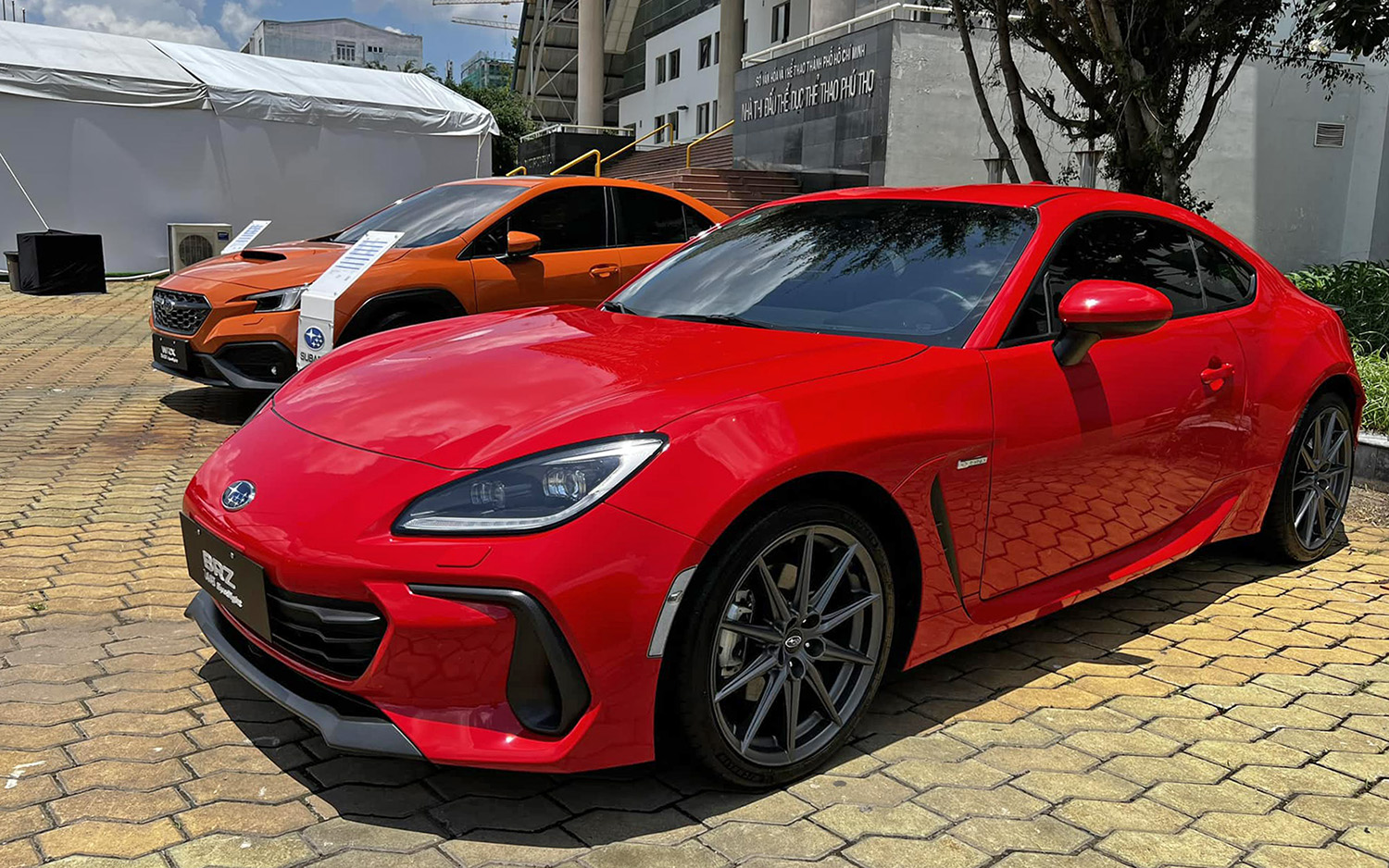 Cường đô la 'tậu' Subaru BRZ số sàn, dân mạng đùa: ‘May có bộ tem mới phân biệt được đâu là xe mới mua’- Ảnh 4.
