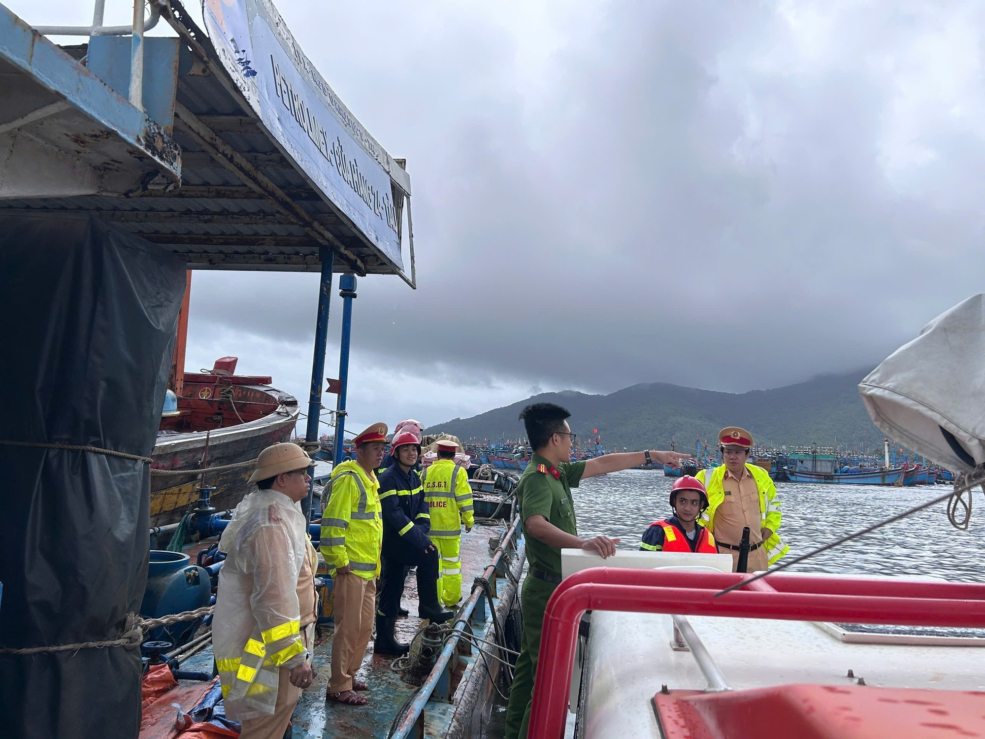 Cục CSGT ra thông báo khẩn liên quan Bão số 10- Ảnh 1. Cục CSGT ra thông báo khẩn liên quan Bão số 10- Ảnh 1.