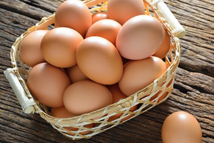 Mua trứng gà, chỉ cần thuộc lòng mẹo này là biết ngay trứng tươi hay trứng cũ- Ảnh 1.