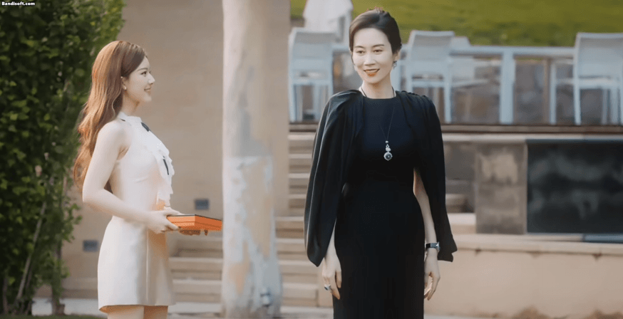 Nhìn mỹ nhân này mới hiểu chữ sang viết thế nào: Diện trang sức 1100 tỷ gây sốc toàn tập, phu nhân hào môn là phải vậy- Ảnh 1. Nhìn mỹ nhân này mới hiểu chữ sang viết thế nào: Diện trang sức 1100 tỷ gây sốc toàn tập, phu nhân hào môn là phải vậy- Ảnh 1.