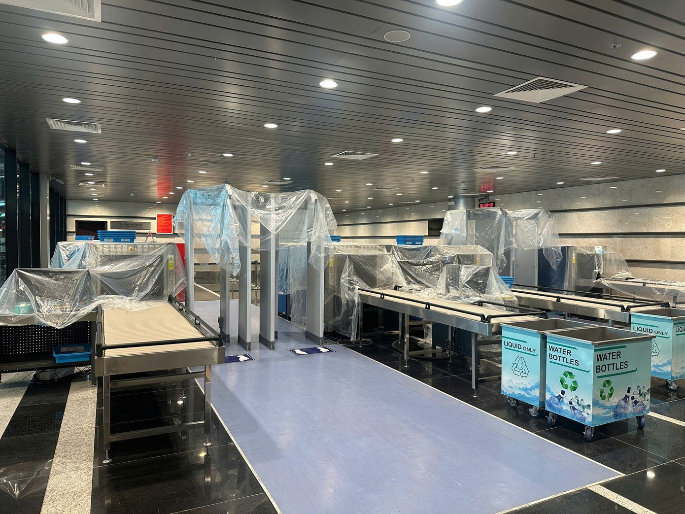 Hoãn, hủy nhiều chuyến bay do bão Bualoi- Ảnh 2.