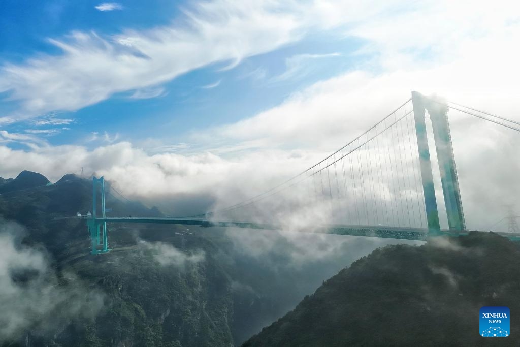 Cận cảnh cây cầu cao nhất thế giới, "chuẩn từng milimet” của Trung Quốc- Ảnh 1. Cận cảnh cây cầu cao nhất thế giới, "chuẩn từng milimet” của Trung Quốc- Ảnh 1.