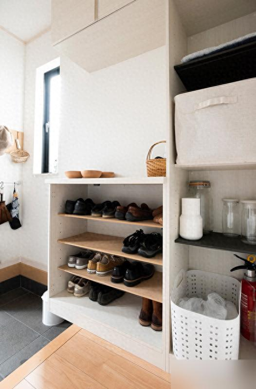 Người phụ nữ 57 tuổi sống một mình trong căn hộ 61m²: Giản dị nhưng là chốn bình yên ai cũng mơ- Ảnh 2. Người phụ nữ 57 tuổi sống một mình trong căn hộ 61m²: Giản dị nhưng là chốn bình yên ai cũng mơ- Ảnh 2.